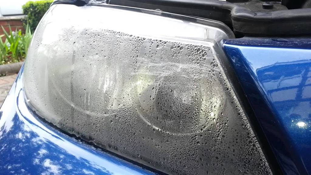 What Causes Moisture to Get in a Headlight?