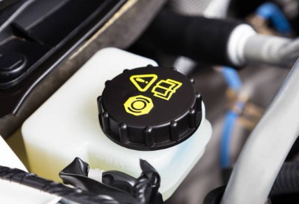 How to Choose The Right Types of Brake Fluid