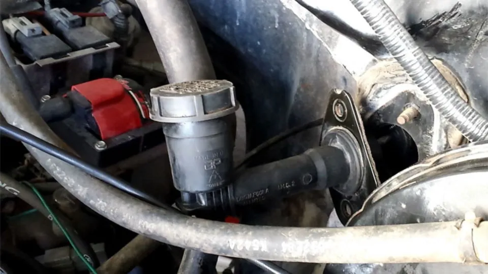 4 Symptoms of a Bad Clutch Master Cylinder (and Replacement Cost in 2023)